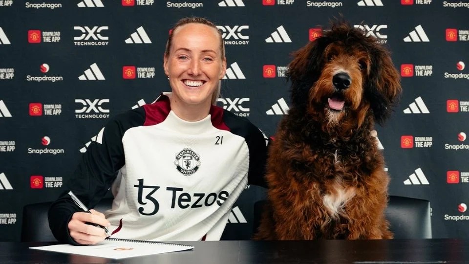 Manchester United Aplaudido por La Renovación de Turner y Su&nbsp;Mascota