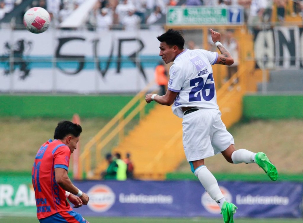 Lynner García Brilla en el Clásico 333: Comunicaciones Gana&nbsp;1-0