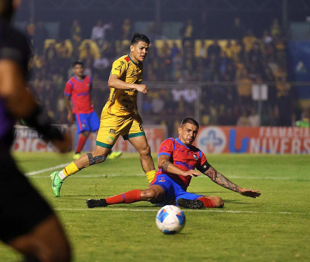 ¡Chispas en San Marcos! Leones y Rojos firman empate con sabor a revancha en la&nbsp;capital!