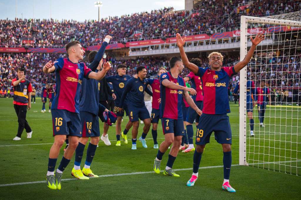 «Barcelona sobrevive al show de Mbappé y vence 4-3 al Real Madrid en un clásico épico rumbo al título de La&nbsp;Liga»