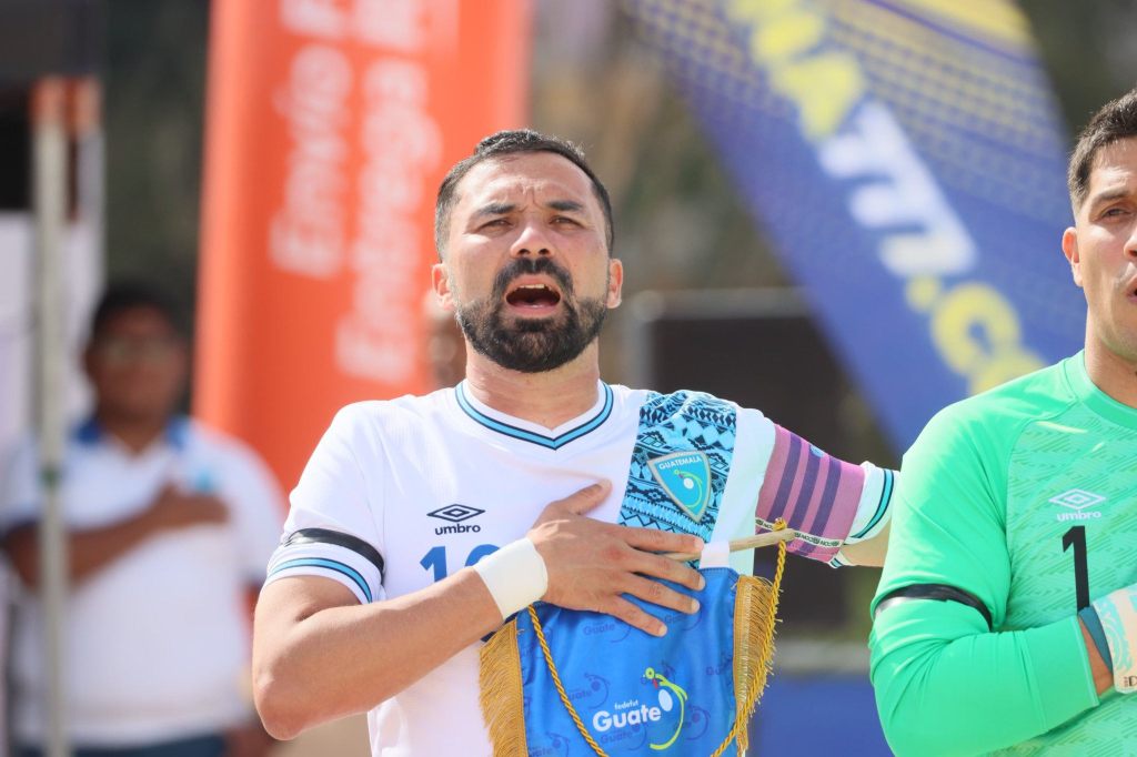 ¡Histórico salto! Capitán de la Azul y Blanco de playa jugará en&nbsp;España!
