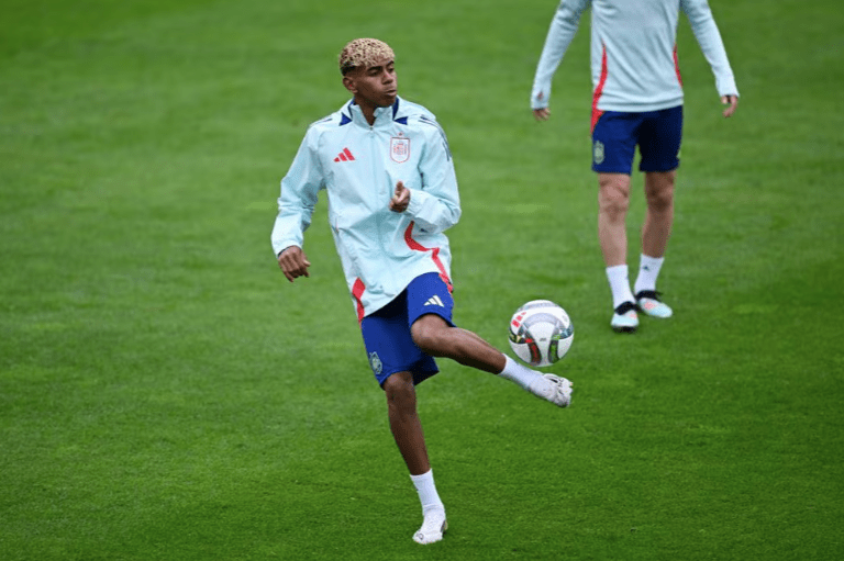 Cristiano vs Yamal: el duelo generacional que paraliza&nbsp;Europa