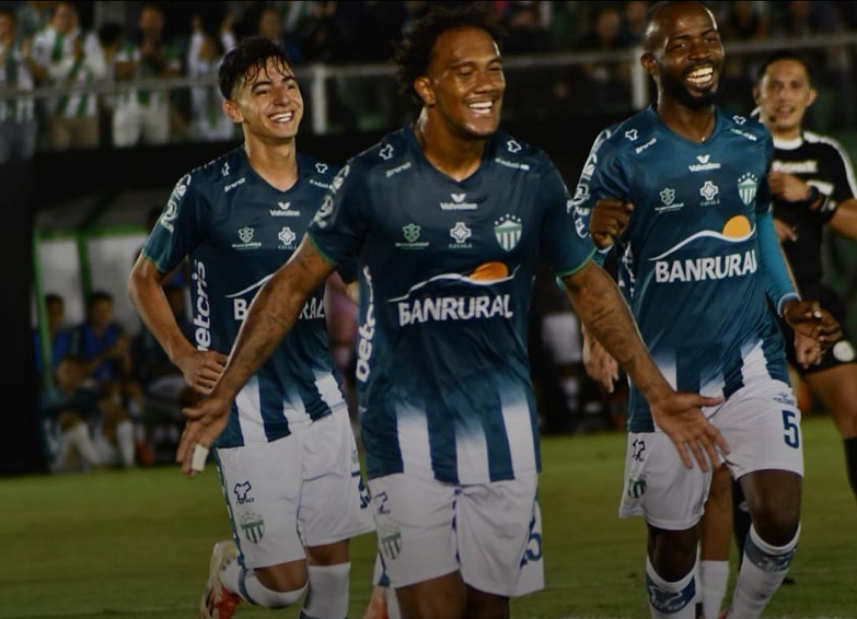 El campeón impone respeto: Antigua debuta con autoridad y golea 3-0 a&nbsp;Marquense