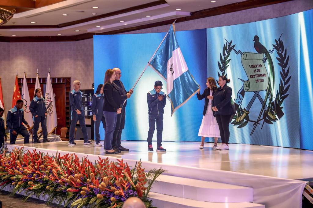 Con el corazón en alto: Guatemala juramenta a sus 130 guerreros para los Juegos Mundiales y Panamericanos Junior&nbsp;2025