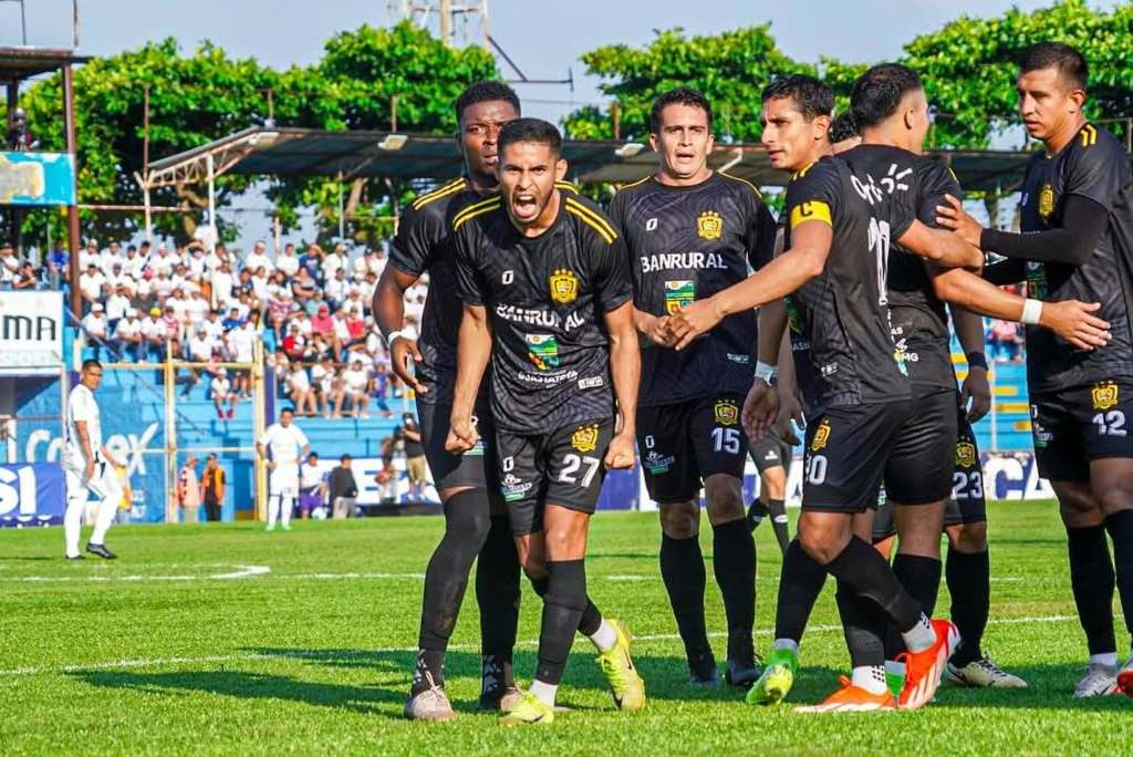 ¡Partidazo en Mazatenango! Guastatoya arranca con susto, pero Comunicaciones lo iguala y se despide del Carlos Salazar con un&nbsp;punto