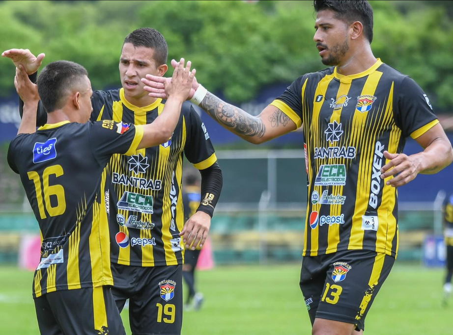 Aurora sorprende y manda: el recién ascendido se trepa al liderato del Apertura&nbsp;2025