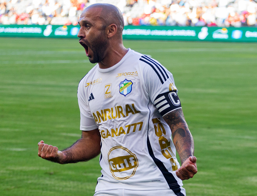 Comunicaciones se adueña del clásico en Los Ángeles y levanta la Copa Guate Banrural&nbsp;2025