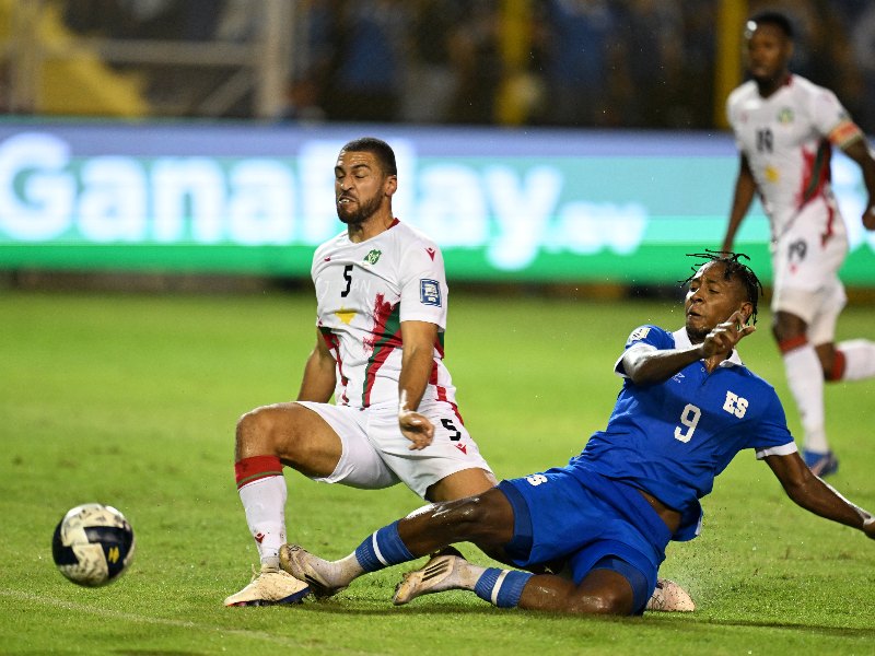 ¡Sorpresa en el Cuscatlán! Surinam golpea a la Selecta y la deja sin aire rumbo al&nbsp;2026