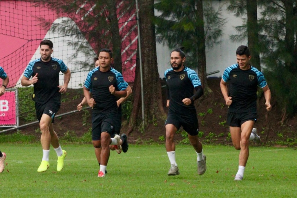 Guatemala se blinda rumbo a duelos claves: Tena apuesta por confianza y&nbsp;tiempo