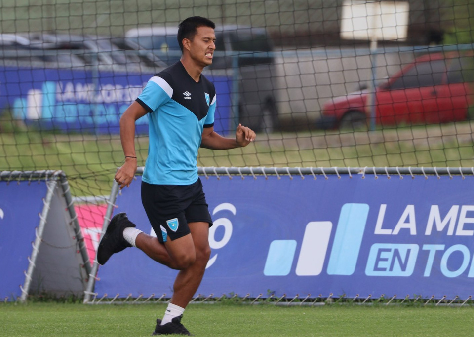 Elmer Cardoza se suma a la Selección y la Bicolor ya entrena con plantel completo rumbo a la&nbsp;Eliminatoria