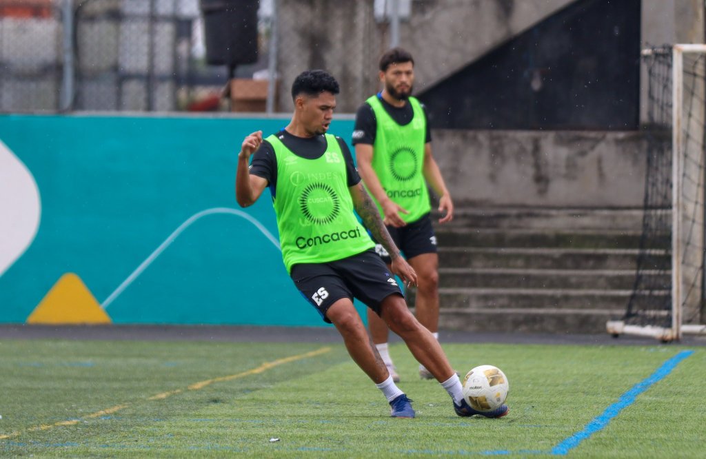 El Salvador pisa suelo guatemalteco y arranca su preparación rumbo a la&nbsp;eliminatoria