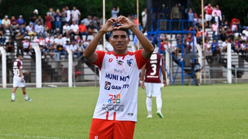 Mictlán hunde a Comunicaciones y prolonga la crisis&nbsp;alba