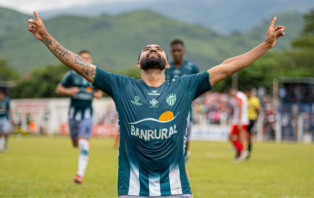Antigua GFC rompe el invicto de Mictlán y se mantiene firme en la lucha por el&nbsp;liderato