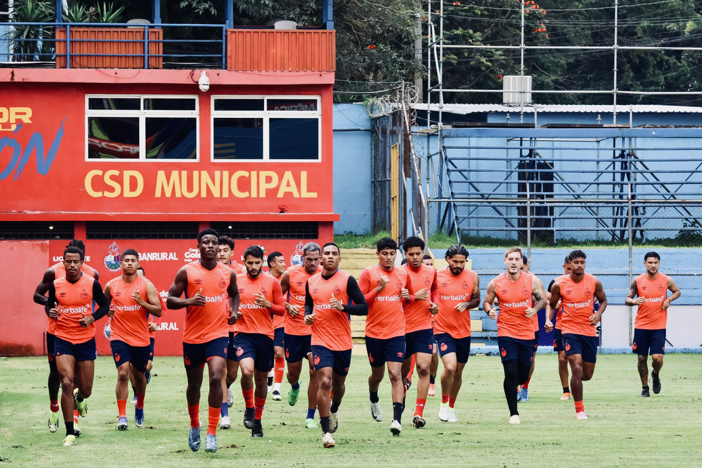 Municipal defiende su invicto y el liderato en una jornada 13 cargada de historia y&nbsp;emoción