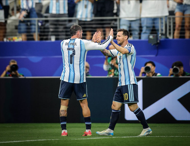 Messi rompe todos los límites: supera a Klose, firma un récord&nbsp;histórico