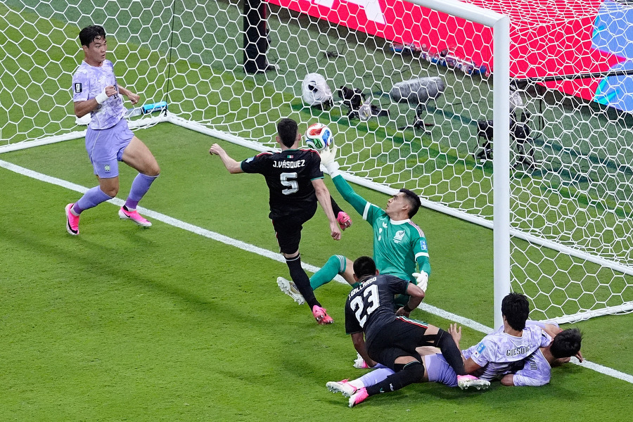 México recupera el protagonismo: lidera su grupo en un Mundial por primera vez en 24 años y sueña con romper la&nbsp;historia