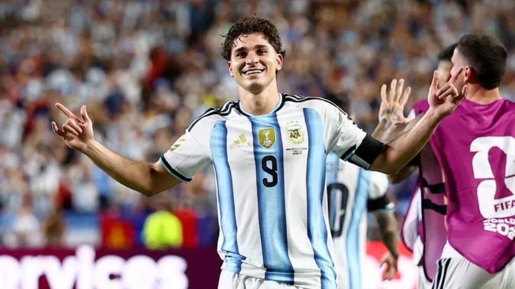 Golazo picante de Julián Álvarez rompe la muralla suiza y mete a Argentina en semifinales ante&nbsp;Inglaterra